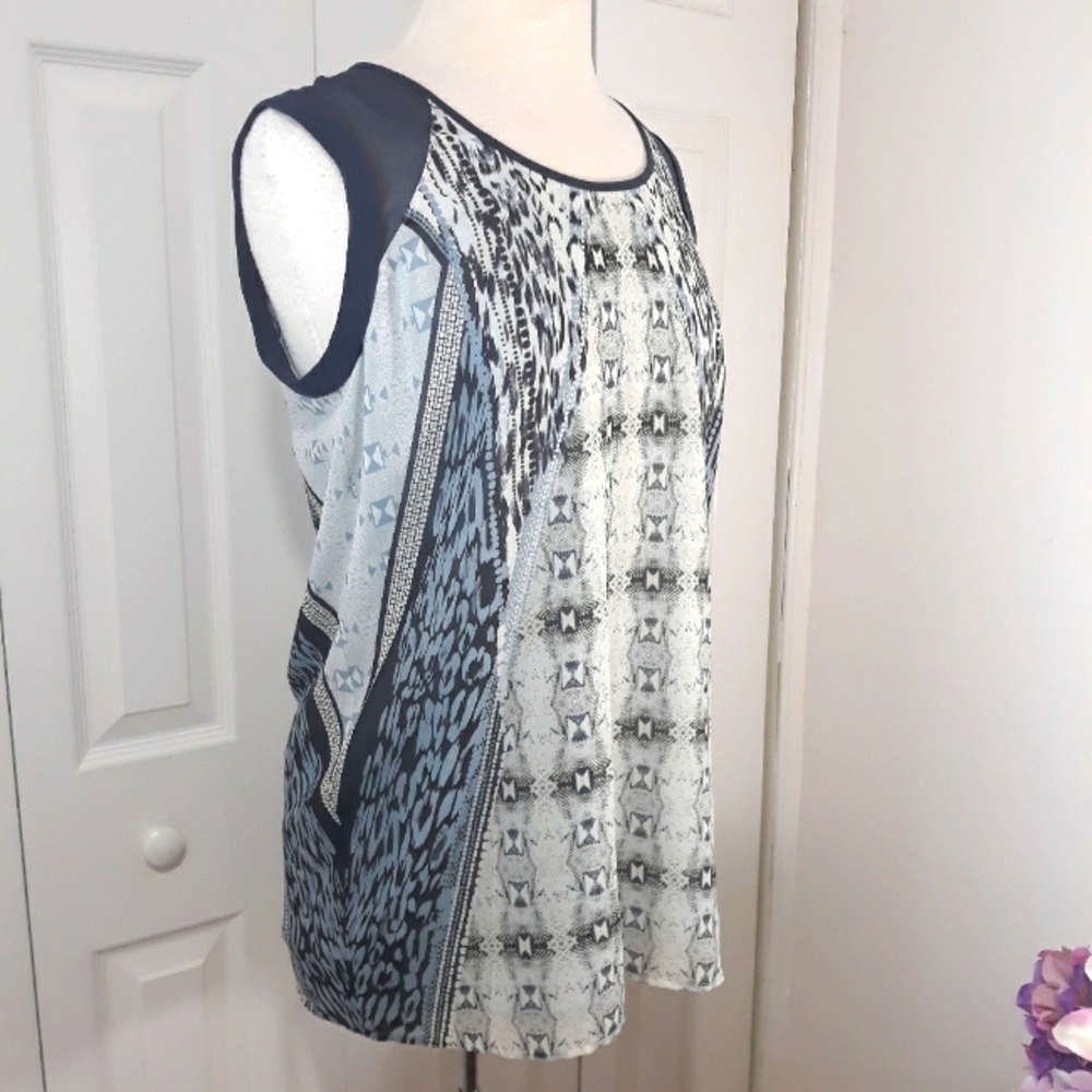 Cabi Top Sleeveless Reptile Printed Gray and Blue Lined Lightweight Size Medium